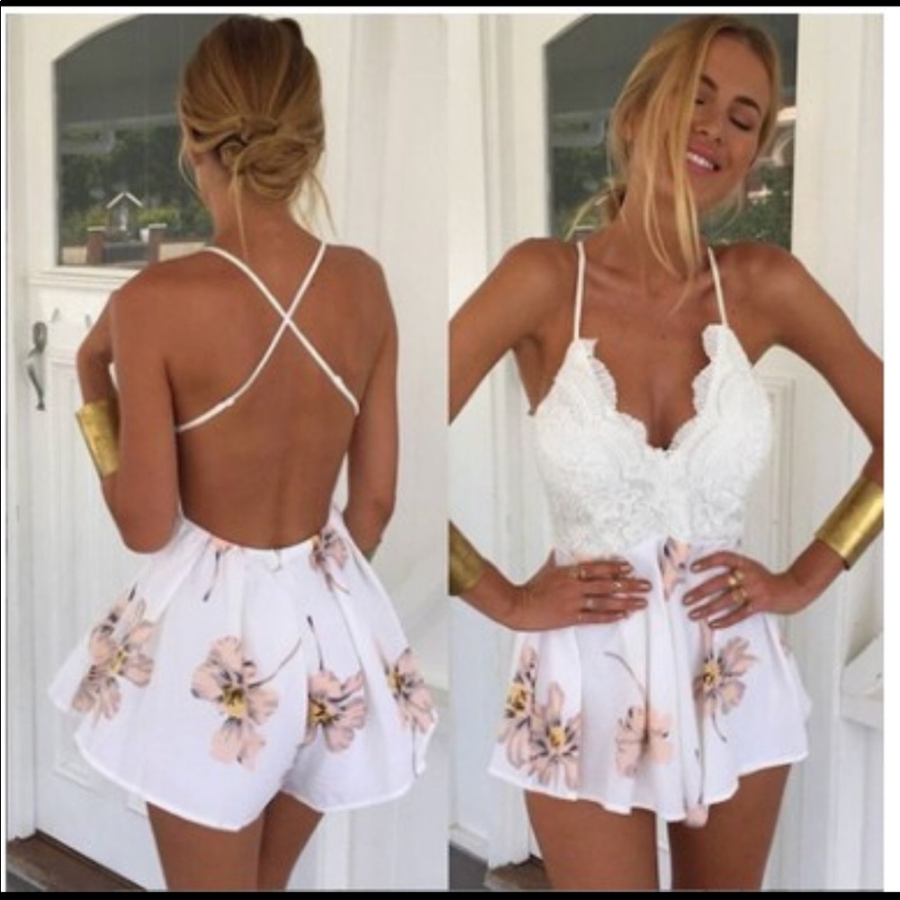 🆕Floral Print V-Neck Cross Back Short Romper